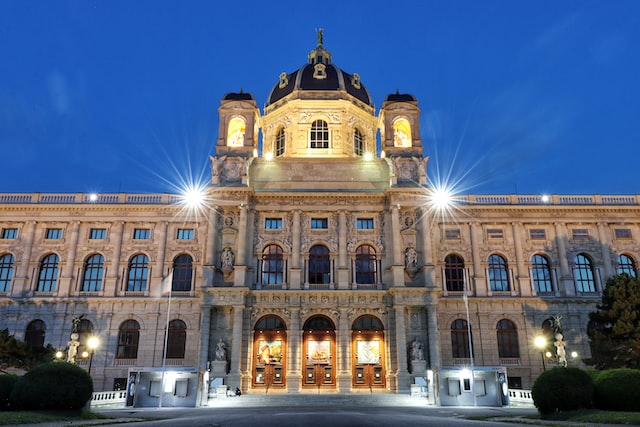A picture of the Kunsthistorisches Museum in Vienna, Austria