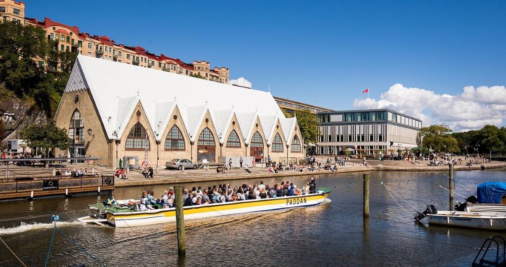 photo of a boat and building in gothenburg sweden